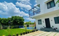 Villa white ecr beach house