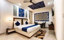 Hotel HomeAste 001 Near Yashobhoomi Convention Centre