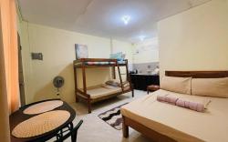 La Casitas HomeStay - High-Five Room