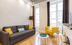 Bright apartment - 1BR- 4P- Downtown