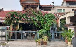 Serene Mountain Retreat in KL - Entire House for Rent