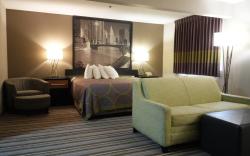 Watseka 24 Inn & Suites