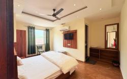 Hotel Hitam Rishikesh 2Min Walk to Parmarth Niketan Aashram ,Vanprastha Aashram