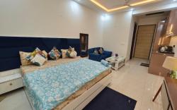 Dream Vibes Studio Superior– Gaur City Cente