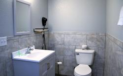 Hometowne Inn & Suites