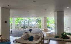 solinea Luxe pool stay city nest
