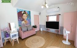 Ivory Hill pink house in Chiangmai Mae On