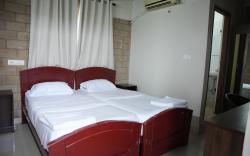 THE RED LOTUS COMPACT