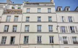 Charming renovated apartment in Center of Paris