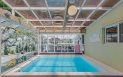 Karencia Party Pool Villa