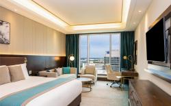 Blossom Hotel Houston, Curio Collection by Hilton