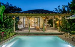 Nyaman2-Swim,Sip,Relax–Luxe Villa Living