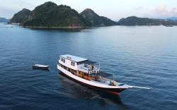 Komodo Boat Island boat Trip