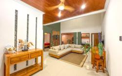 Rumah Tetangga Jogja - 4BR Villa Near Keraton