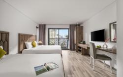 Ánh Biển Hotel & Suite