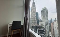 Sky Suite KLCC Chill 3BR2B 08