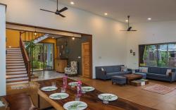 SaffronStays Beach Blues, 4BR Pool Retreat Alibaug