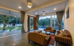 SaffronStays 7 Seas:7BR luxury pool villa, Alibaug