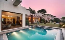 SaffronStays Pride Rock: Hilltop 3BR Veg Villa