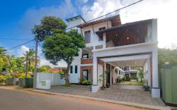 Harohi Hotel and Residence