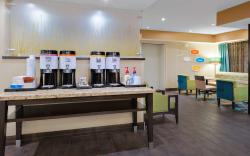 Spark by Hilton Bakersfield Central