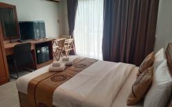 Amai 甘い Pancakery and Residence