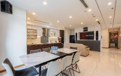 4 Bedroom view landmark pool