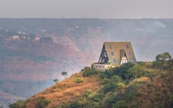 SaffronStays A Vantage -5BHK Stunning Valley Views