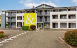 B&B HOTEL CHARTRES Le Forum