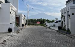 Agora Villa – Private Pool near Jatim Park 3