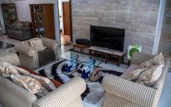 Villa Osha, 7 Bedroom Villa In Central Yogyakarta