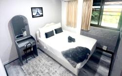 Ree corner -Sukhumvit 23