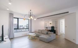 Tyms Elegant 4BR Family Residence in Xujiahui 