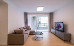 Tyms Modern 3 Bedroom 2 Bath Apartment in Xujiahui