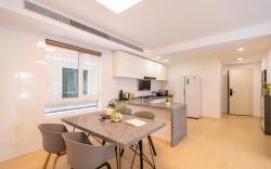 Tyms Stylish 3BR 2BA Apartment Novel Garden Steps 