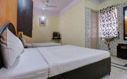 SPOT ON 39787 Radha Krishna Deluxe Lodge