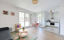 Charming apartment - 2BR-4P- Balcony- Malakoff