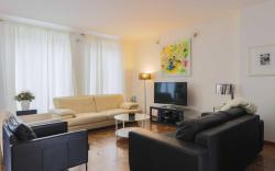 House with garden 4BR/10P near Paris