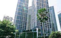 Twin Towers View The Mews