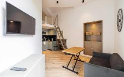 a/c mezzanine Apt 1BR/2P - Place Garibaldi