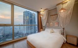 Landmark 81 & Vinhomes Riverside by Urban Home