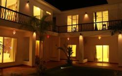 Paparazzi Resort 