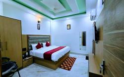 Hotel Parkland, Mathura (Near Railway Station)