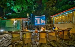 Cedar Bedroom | Open Theatre |Private Garden