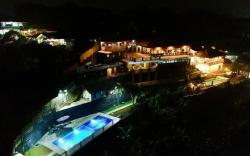 Cliff Top Villa, Puncak