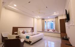 Mount View Inn (2.5 km from Fatehsagar Lake)