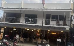 SET INN Restaurant & Bar  R no window 