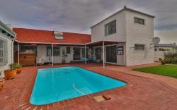 Milnerton Oak Lodge