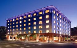 Hilton Garden Inn Portland Downtown Waterfront Hotel