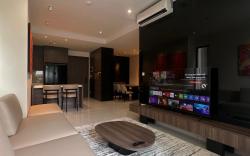 2BR Luxury Centery/Resort Pool&Gym/Near Aeon Mall